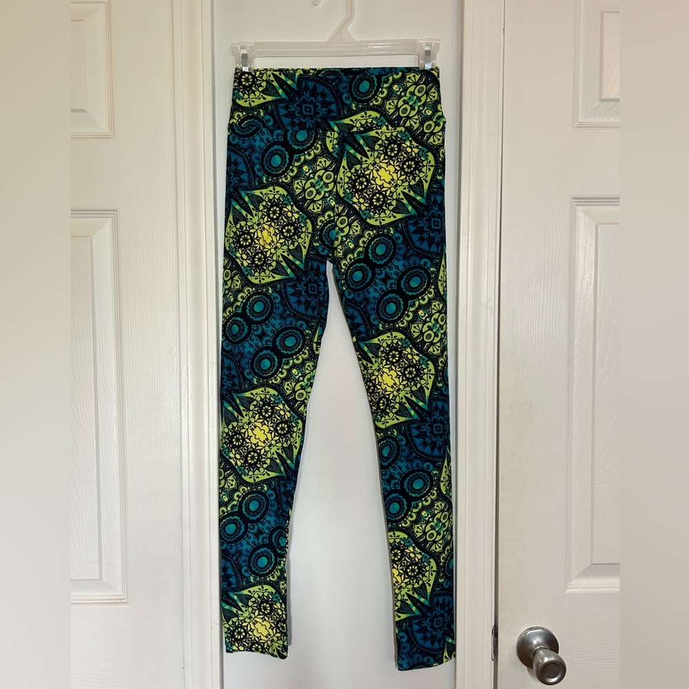 LuLaRoe Black, Blue, Green, and Yellow Patterned Leggings